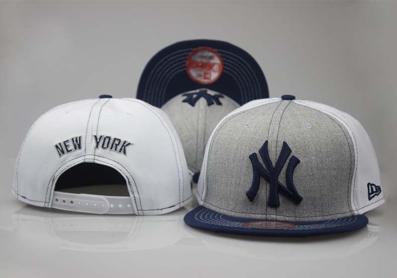 MLB New York Yankees Red Outline Logo Black Peaked Adjustable Hat 0