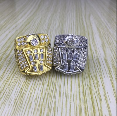 The NBA Chicago bulls in 1998 championship ring (double)